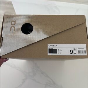 On Cloud X 4 Running Shoes